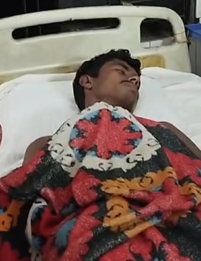 কাউনিয়ায় ফুটবল খেলা নিয়ে কথা কাটাকাটি : যুবক আহত