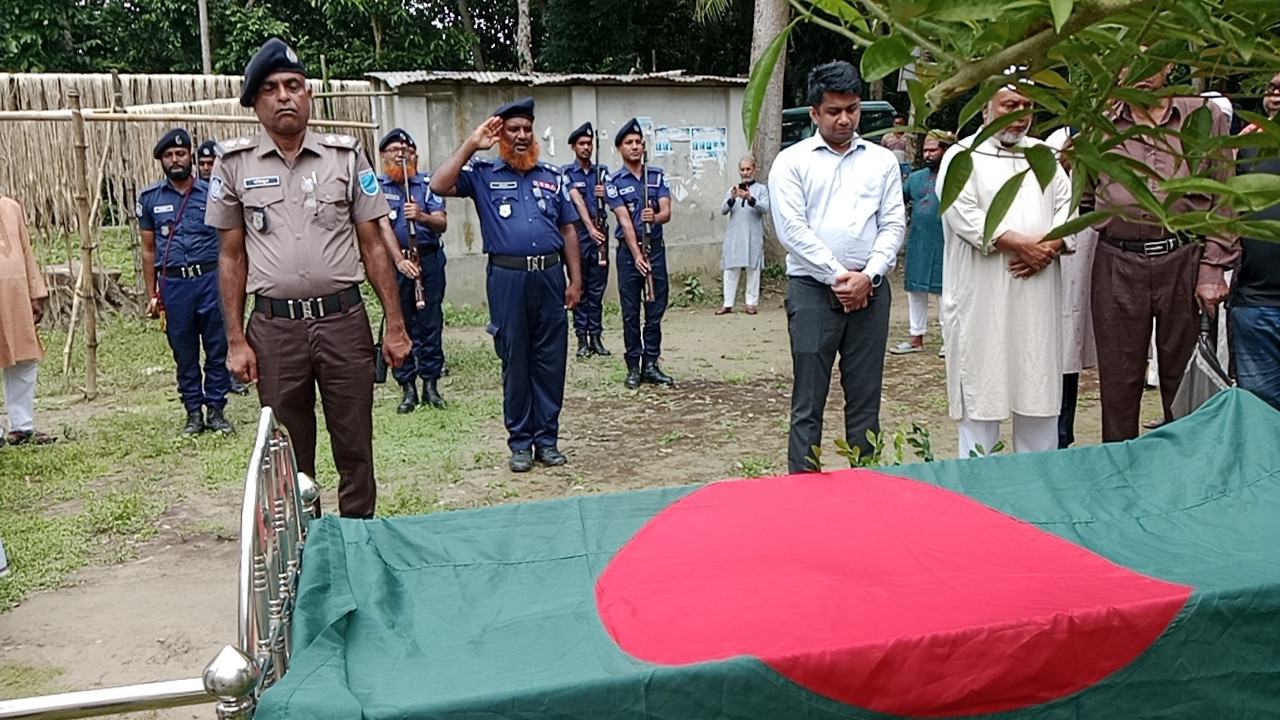 রাষ্ট্রীয় মর্যাদায় শেষ বিদায় পেলেন বীর মুক্তিযোদ্ধা রকিব আলী শিকদার